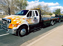 Junior's Towing Logo